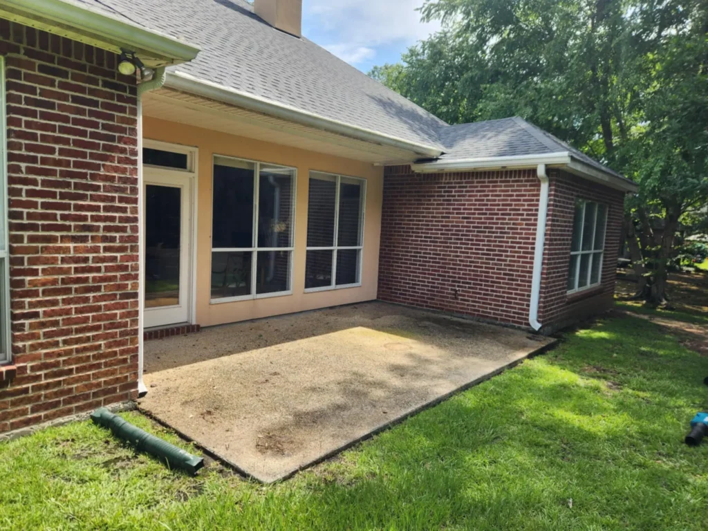 pressure washing in covington - before - Riverfront Window Cleaning in Covington